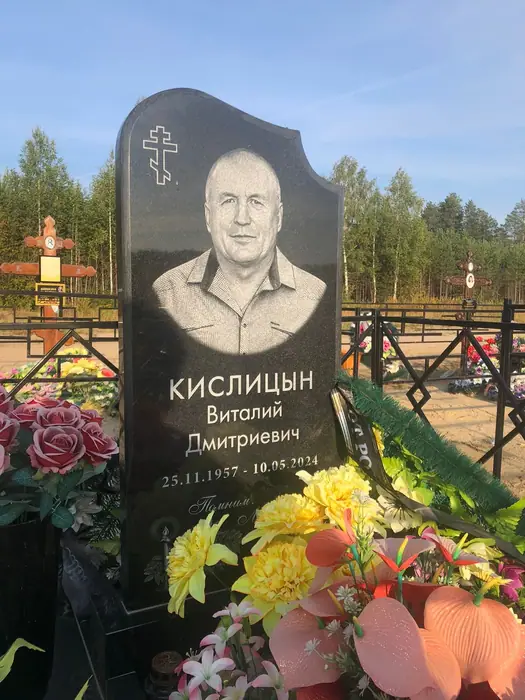 Изготовленный памятник из гранита, работа 99