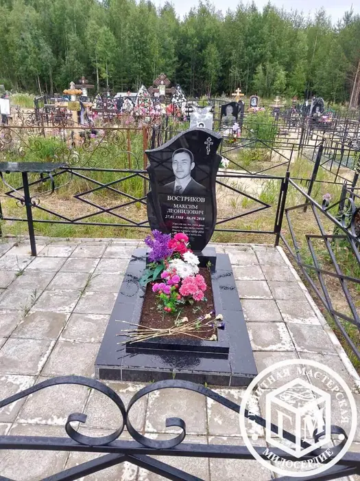 Изготовленный памятник из гранита, работа 14
