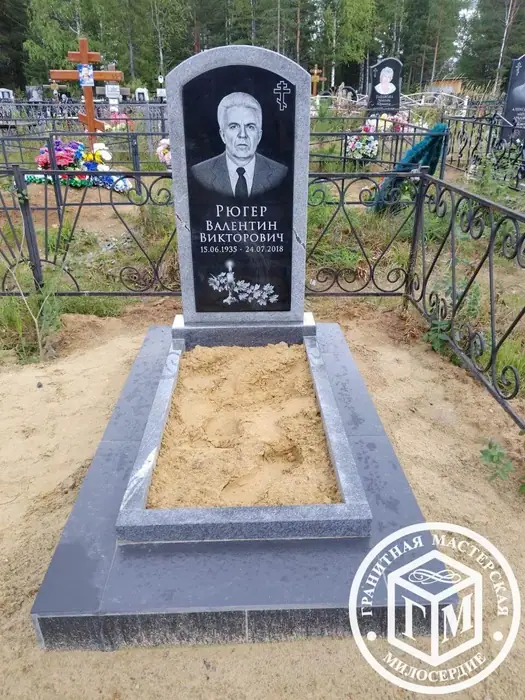 Изготовленный памятник из гранита, работа 2