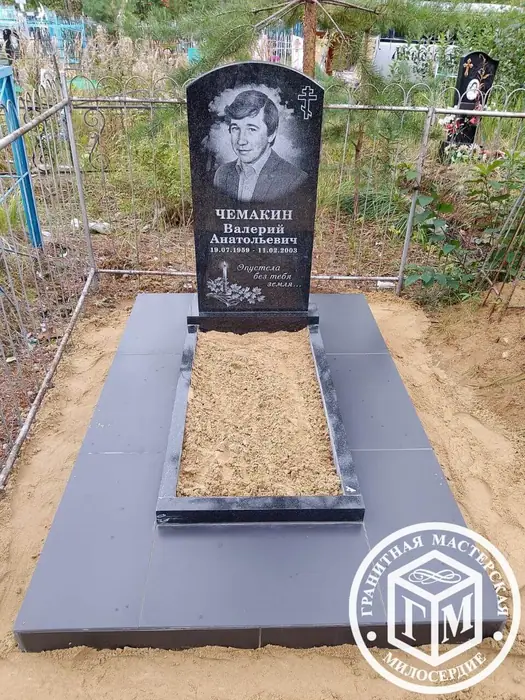 Изготовленный памятник из гранита, работа 3
