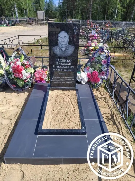 Изготовленный памятник из гранита, работа 47