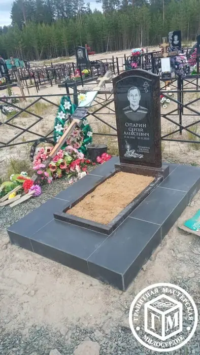 Изготовленный памятник из гранита, работа 78
