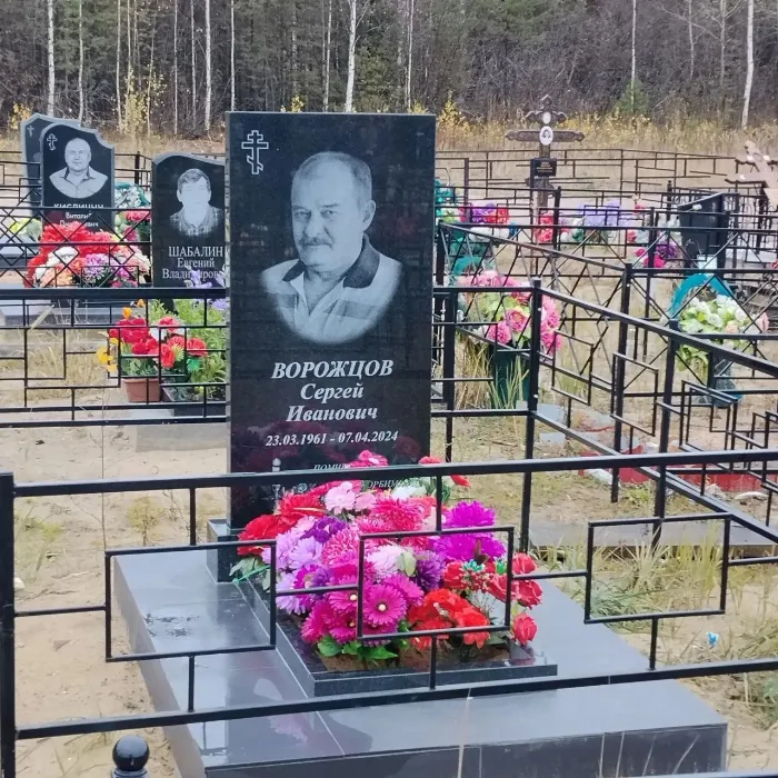 Изготовленный памятник из гранита, работа 27