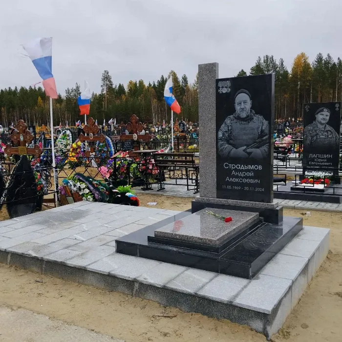 Изготовленный памятник из гранита, работа 44