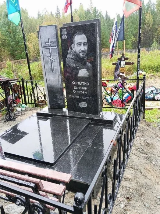 Изготовленный памятник из гранита, работа 10