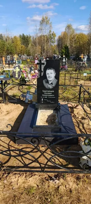 Изготовленный памятник из гранита, работа 16