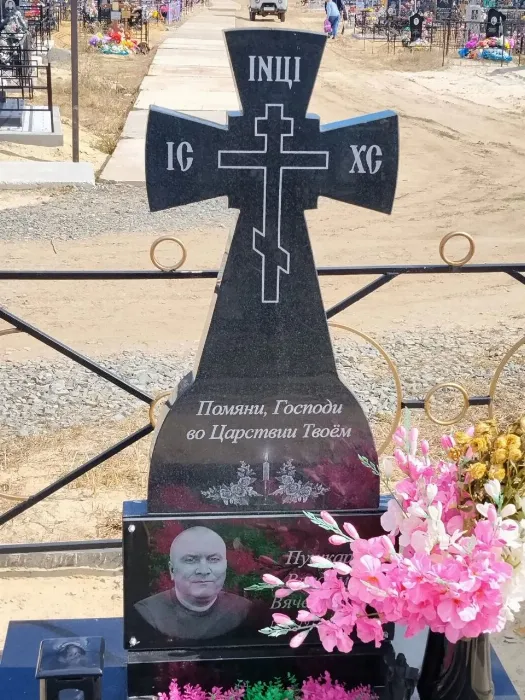 Изготовленный памятник из гранита, работа 18